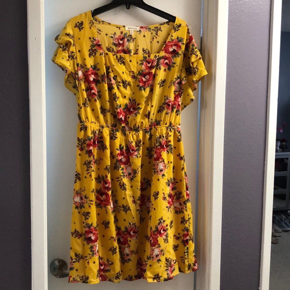 Beautiful TORRID bright, Knee length dress.
